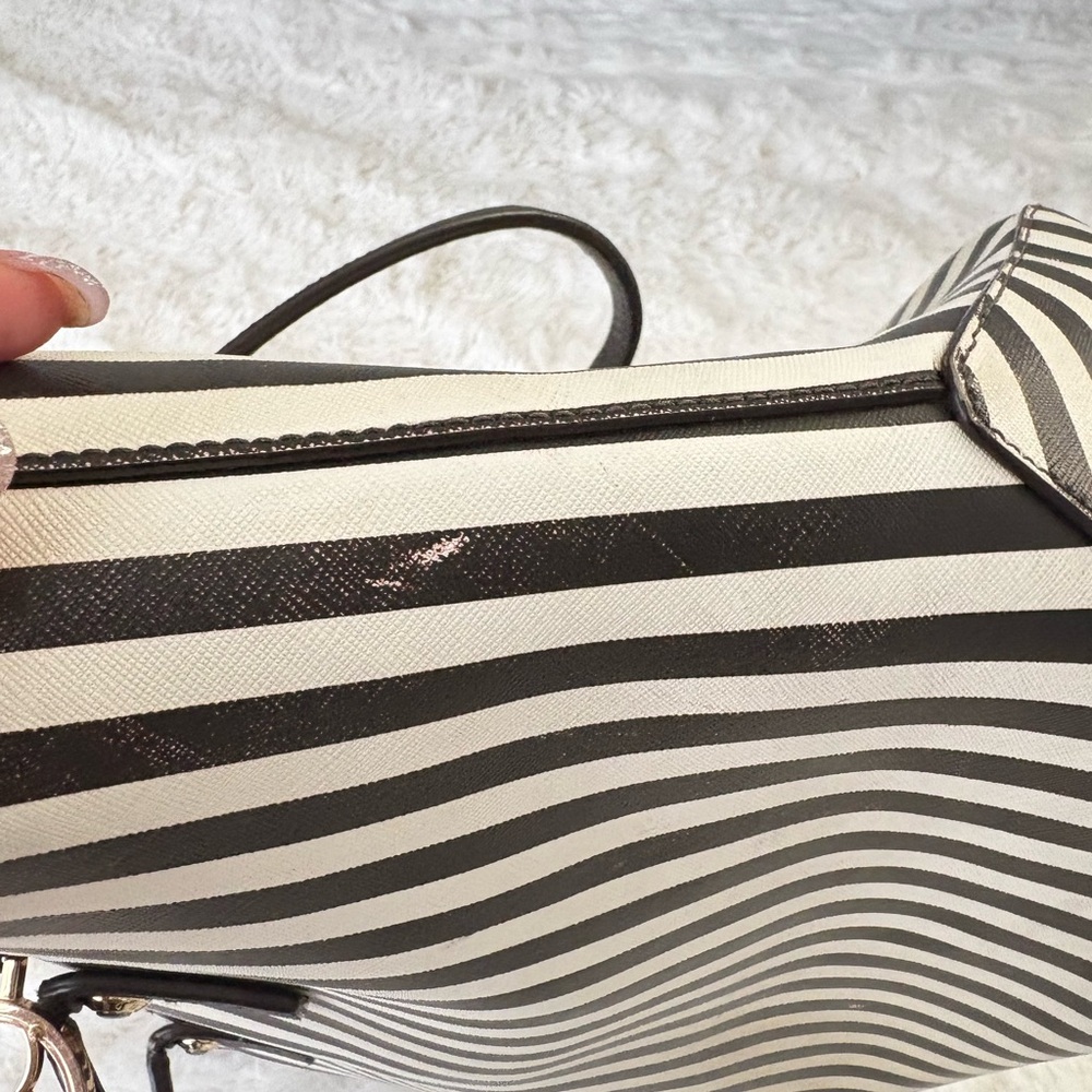 Henri Bendel Black and White Striped Tote - Picture 4 of 8